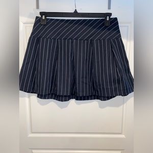 Black H&M Pleated Pinstripe Skirt